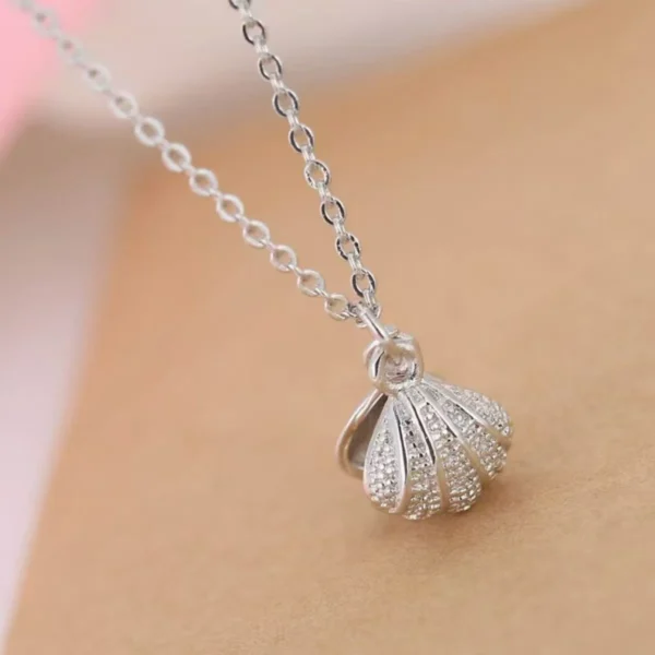 Eterna Shell Pendant Necklace