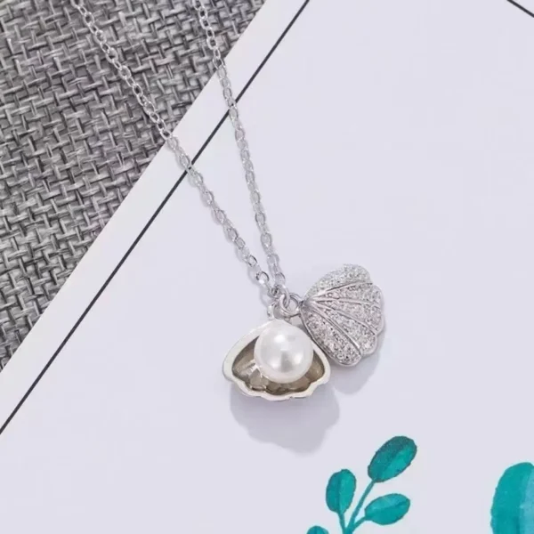Eterna Shell Pendant Necklace