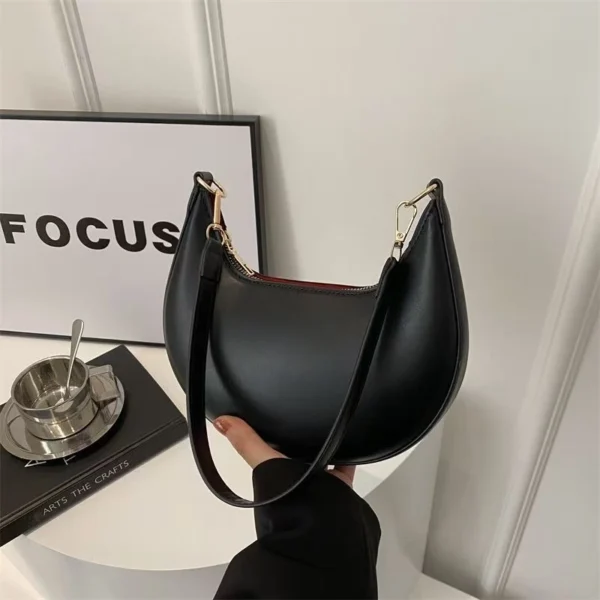 Elara Shoulder Bag