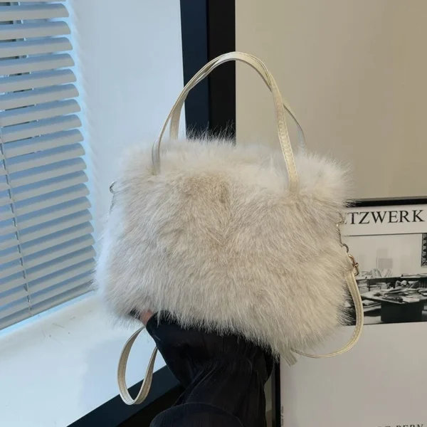 The Elowen Fur Pearl Bag