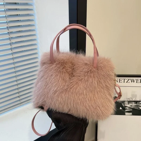 The Elowen Fur Pearl Bag